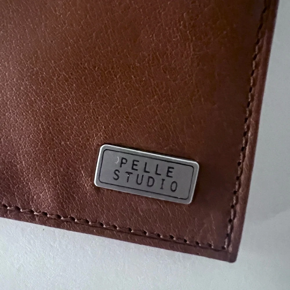 Pelle Studio Dark Brown Leather Wallet & Money Clip
